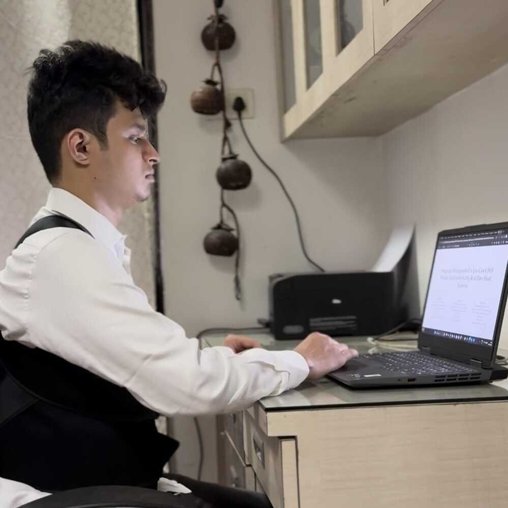 Adjustable Posture Corrector for Back Support & Pain Relief